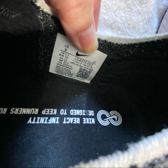 NIKE React Infinity Run Flyknit Running Shoes - Picture 8 of 9